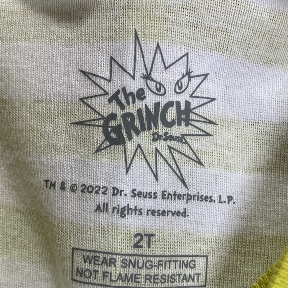 ONLY ONE 3T LEFT! NEW THE GRINCH GREEN STRIPED CHRISTMAS PAJAMAS - Picture 7 of 10